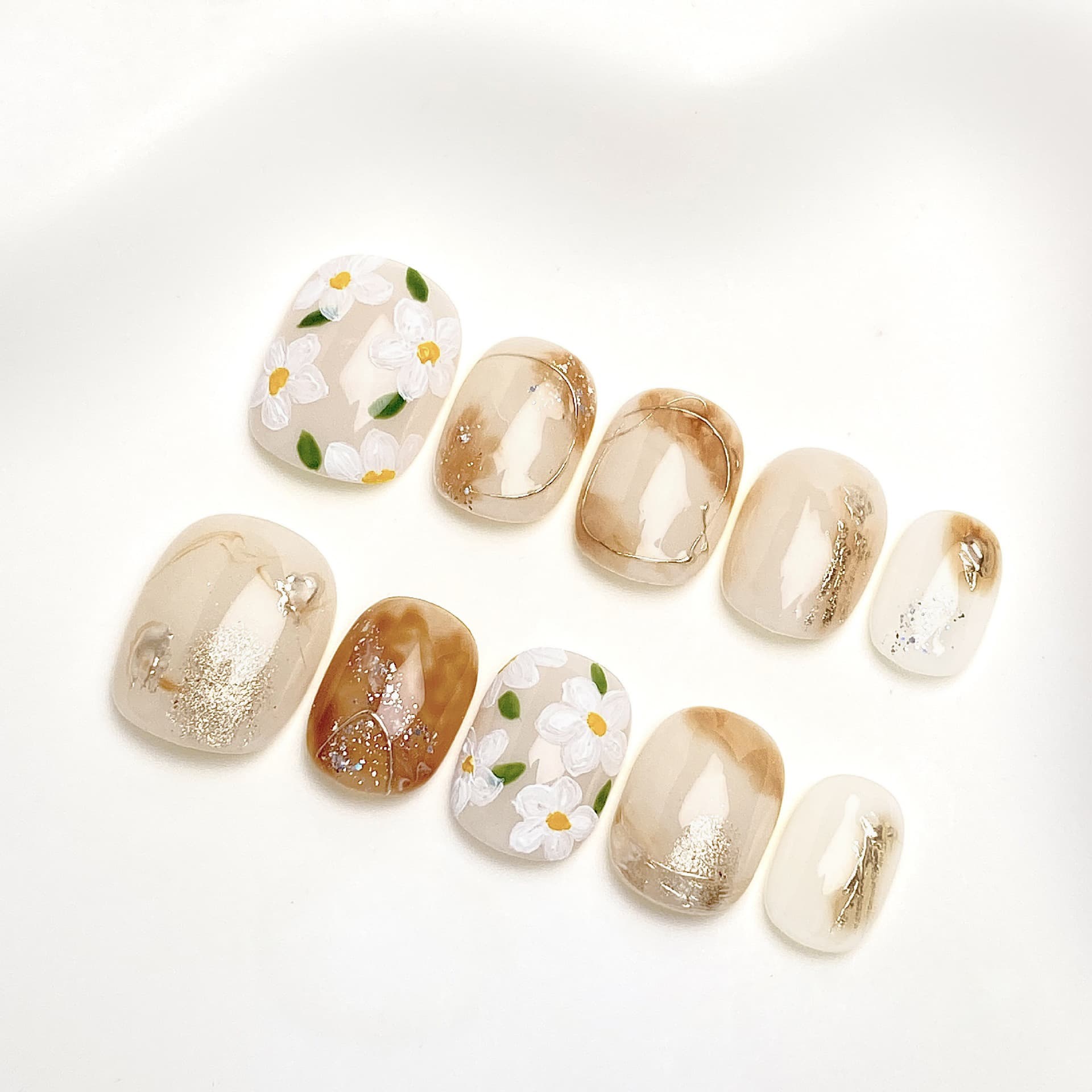 Dainty Spring Floral Press-on Nails | Short Round "Bean" Shape